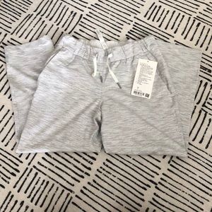 NWT Lululemon On the Fly Crop (23”)
